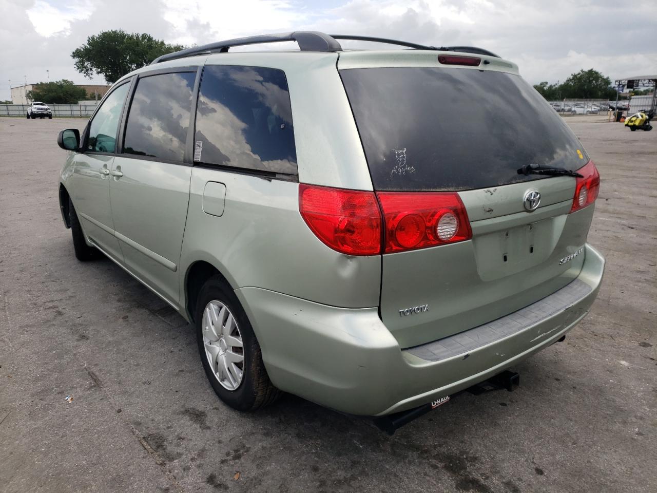 Photo 3 from auction – 2010 TOYOTA SIENNA with VIN 5TDKK4CC4AS320226