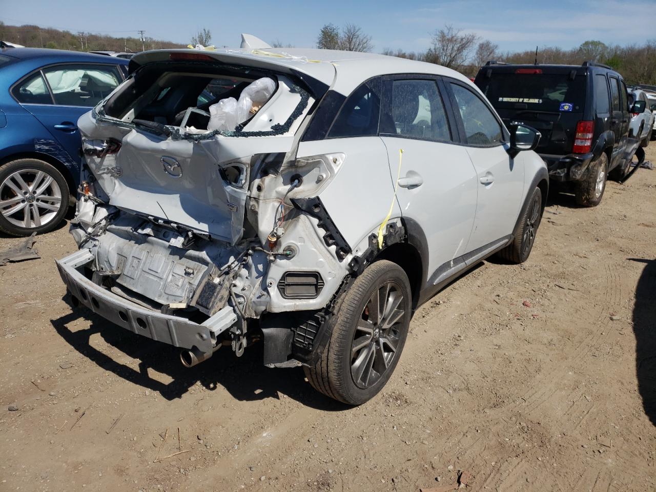 Photo 4 from auction – 2016 MAZDA CX-3 GRAND with VIN JM1DKBD72G0115336