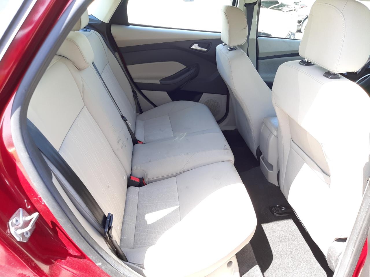 Photo 6 from auction – 2017 FORD FOCUS SE with VIN 1FADP3K28HL329137