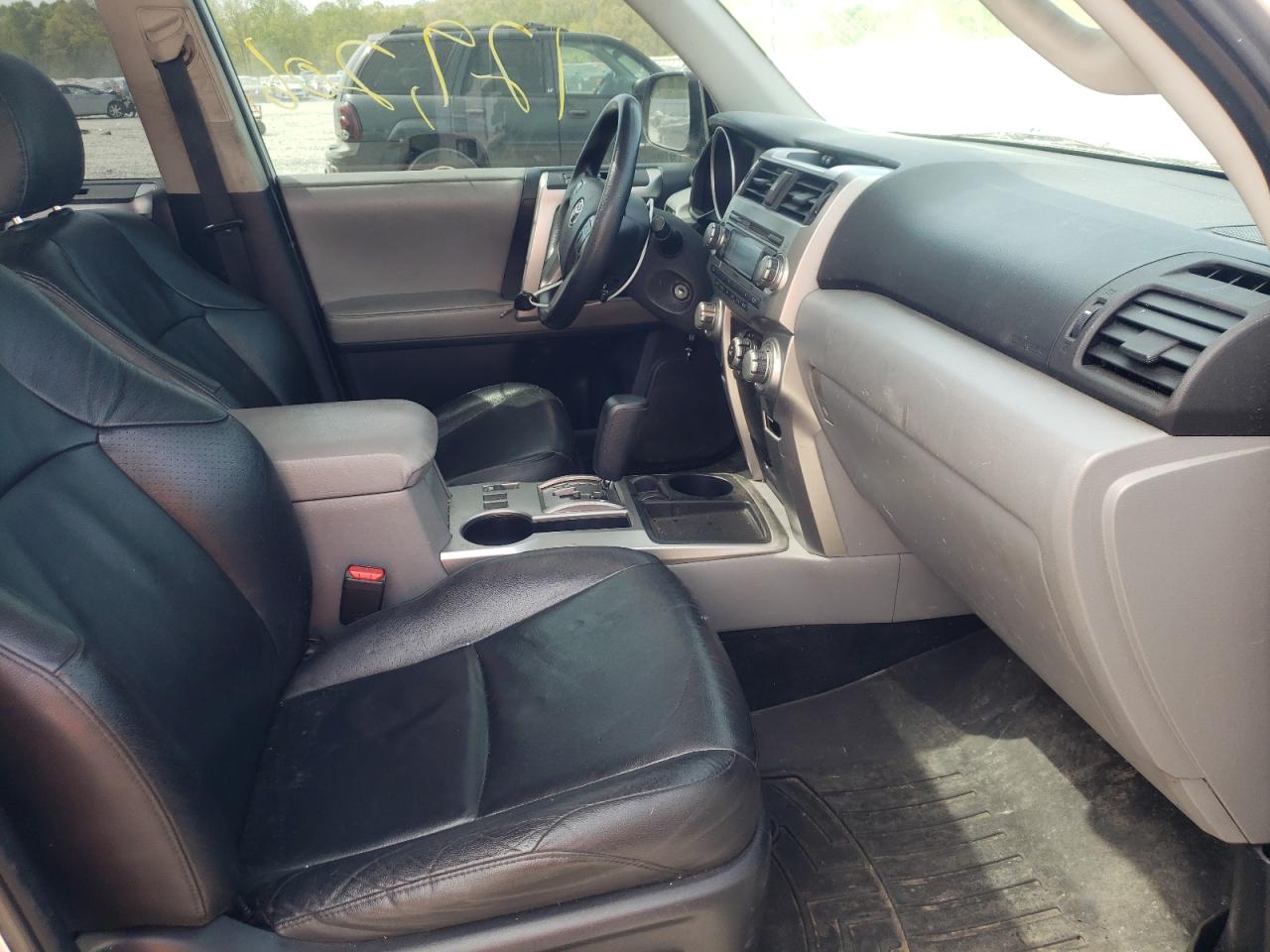 Photo 5 from auction – 2010 TOYOTA 4RUNNER SR with VIN JTEZU5JRXA5010279