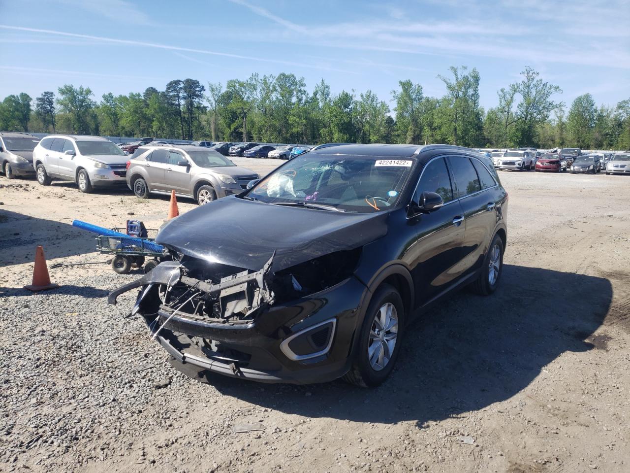 Photo 2 from auction – 2016 KIA SORENTO LX with VIN 5XYPG4A30GG076199