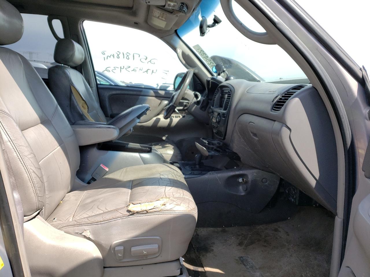 Photo 5 from auction – 2002 TOYOTA SEQUOIA SR with VIN 5TDBT44A32S065872