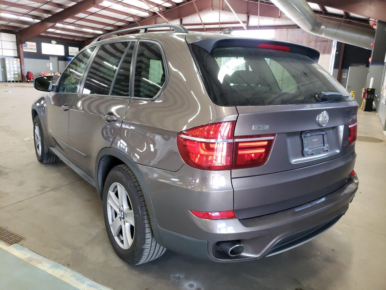 Photo 3 from auction – 2011 BMW X5 XDRIVE3 with VIN 5UXZW0C50BL662416