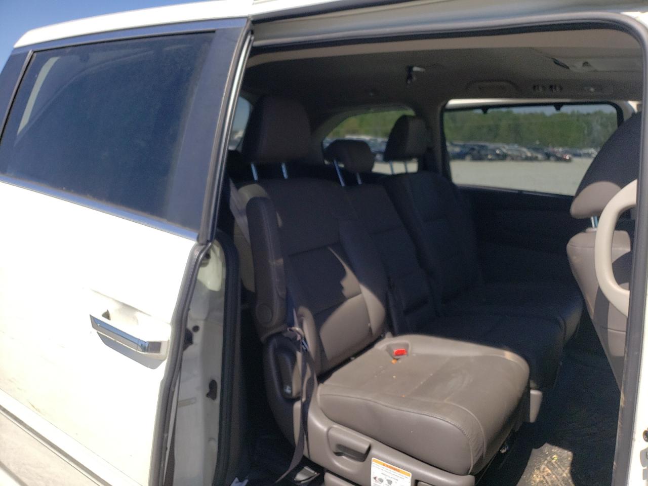 Photo 6 from auction – 2015 HONDA ODYSSEY EX with VIN 5FNRL5H65FB119404