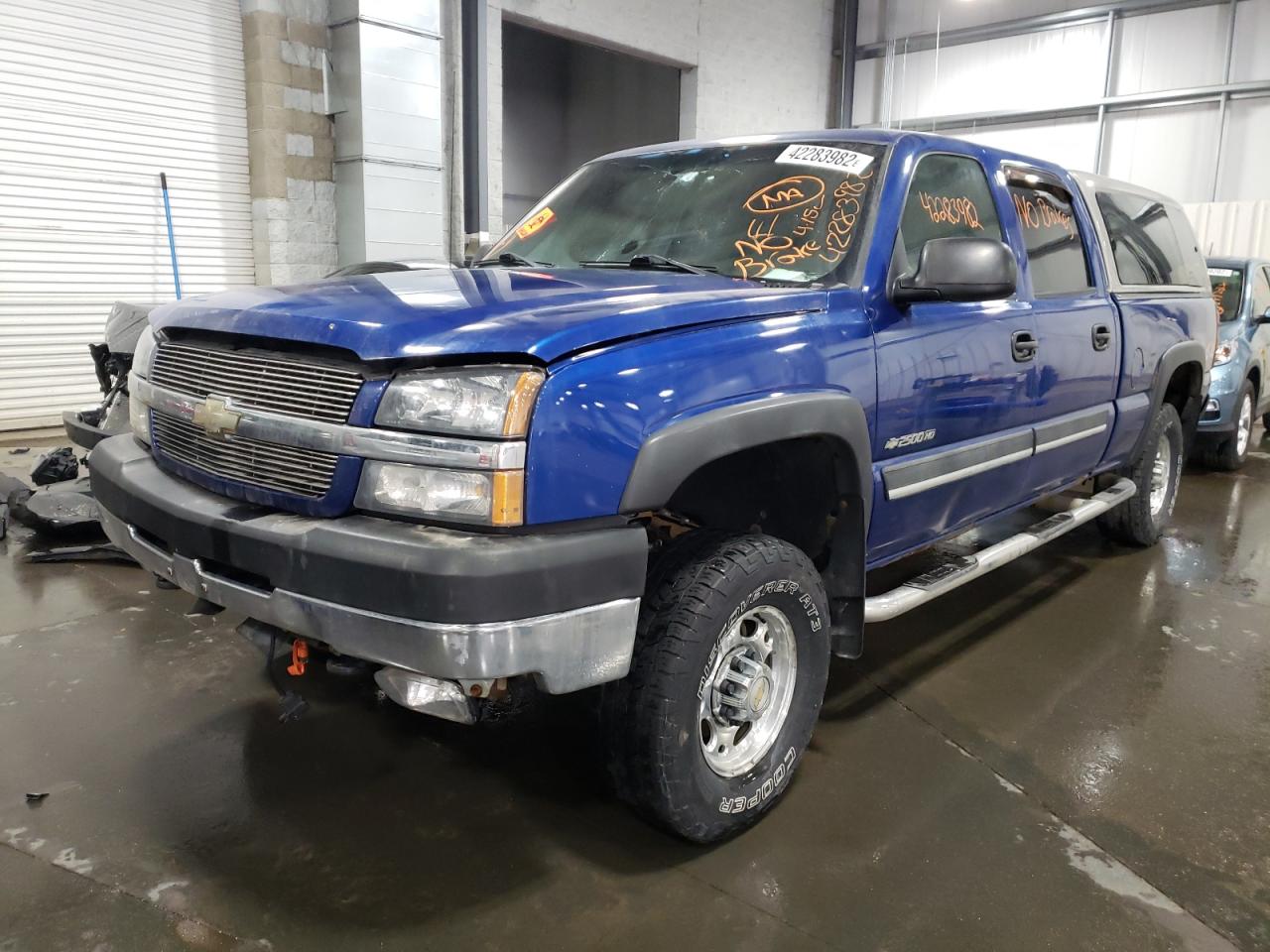Photo 2 from auction – 2004 CHEVROLET SILVERADO with VIN 1GCHK23U04F123131
