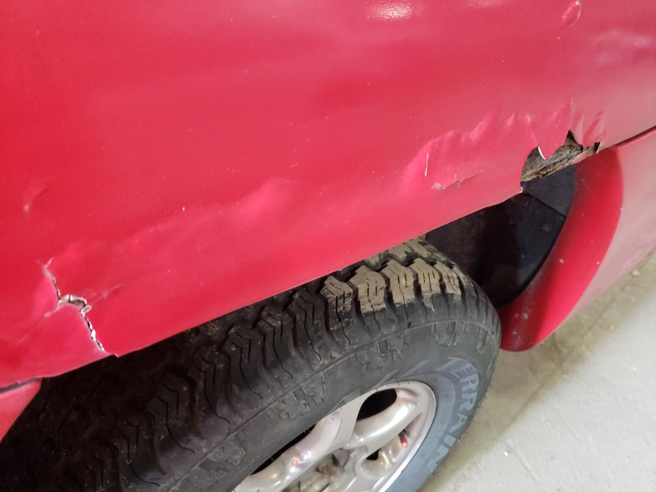 Photo 9 from auction – 2002 CHEVROLET AVALANCHE with VIN 3GNEK13TX2G145600
