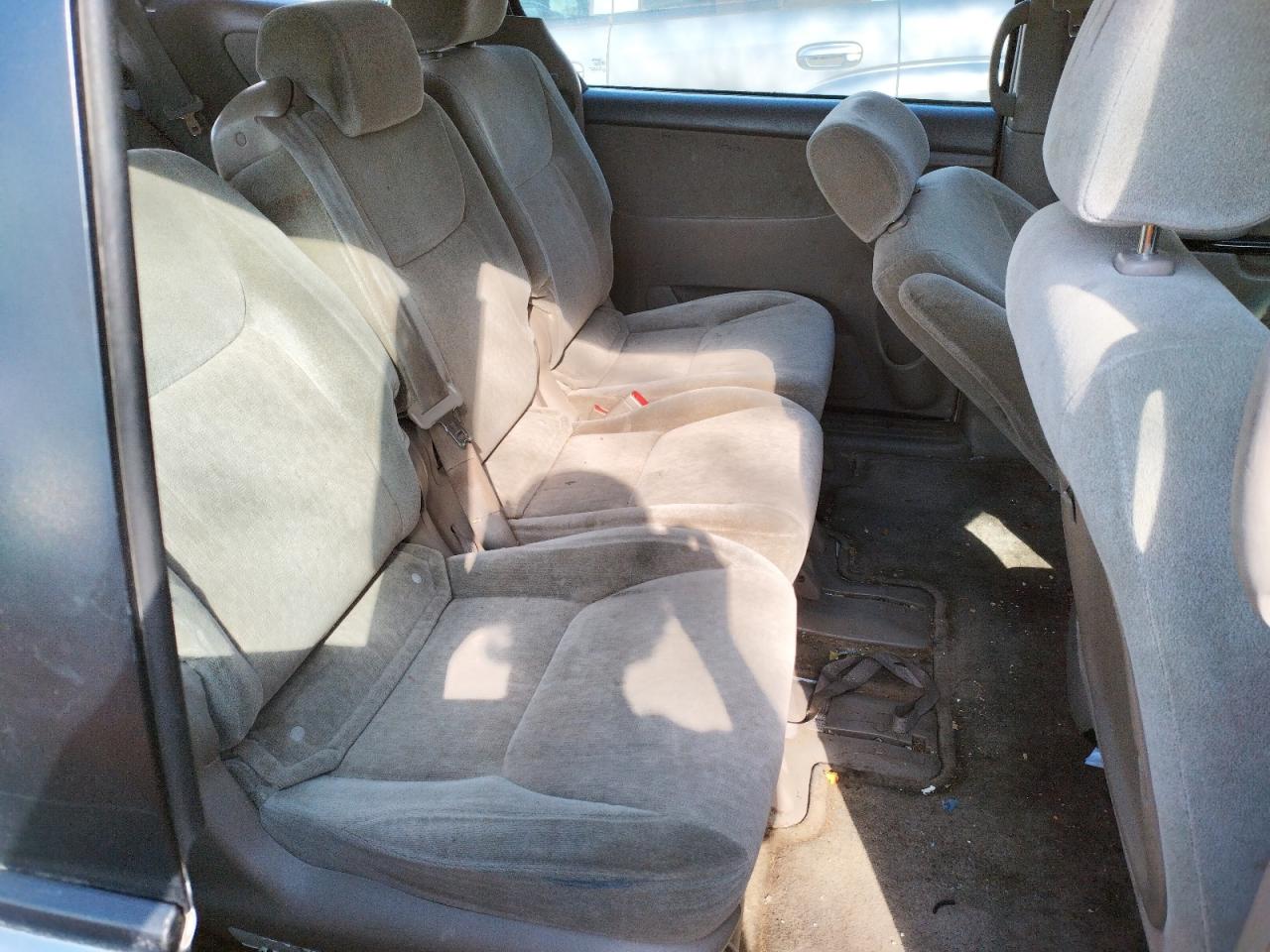 Photo 6 from auction – 2005 TOYOTA SIENNA CE with VIN 5TDZA23C45S376601
