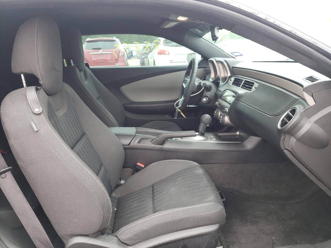 Photo 5 from auction – 2012 CHEVROLET CAMARO LS with VIN 2G1FA1E38C9175874