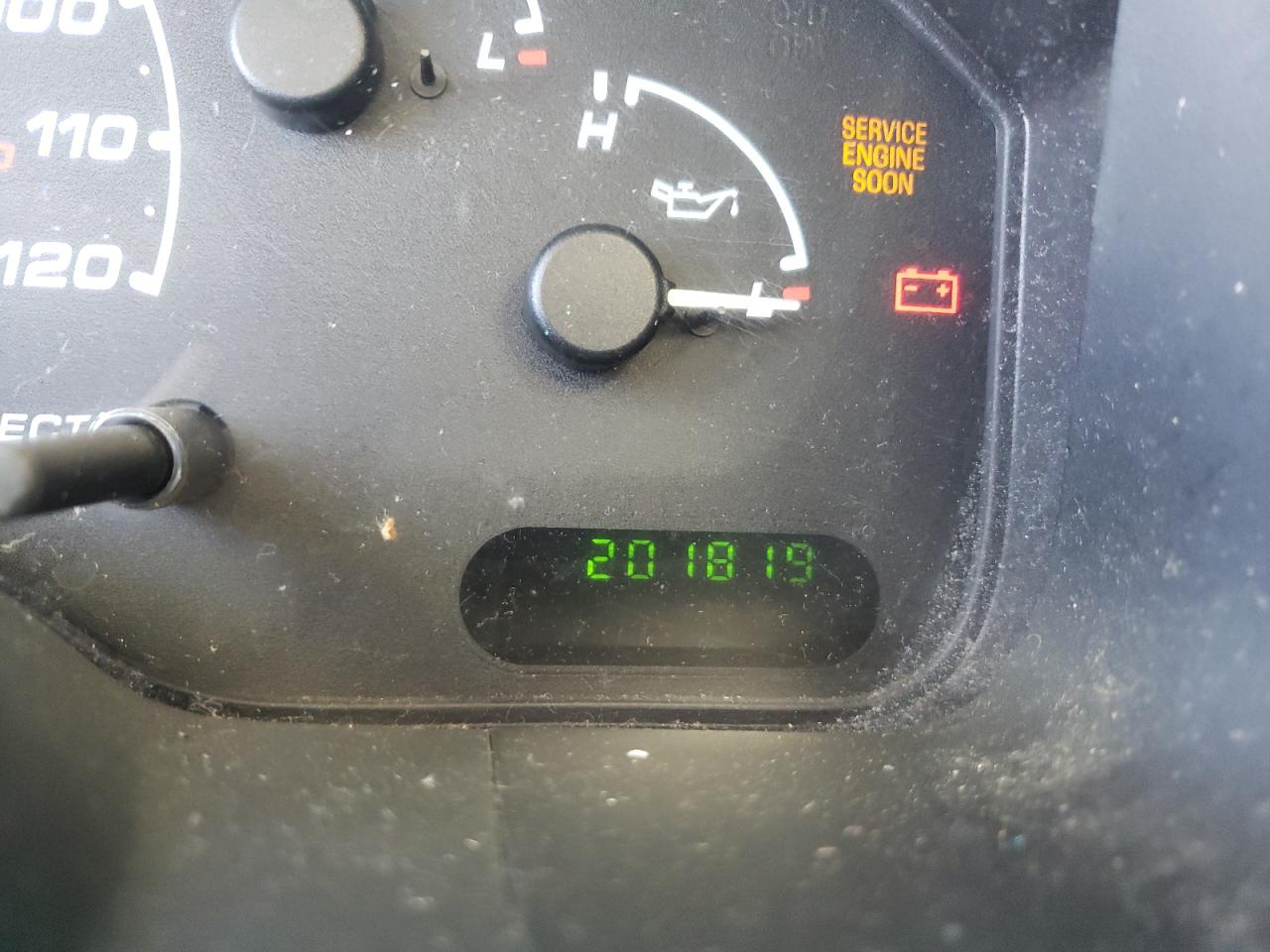 Photo 8 from auction – 2002 FORD EXPLORER X with VIN 1FMZU72E02UA42611