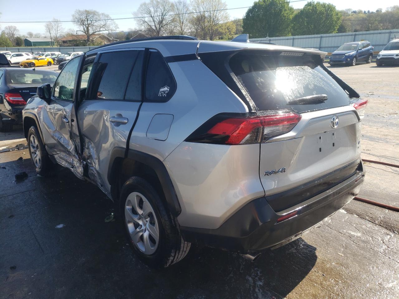 Photo 3 from auction – 2019 TOYOTA RAV4 LE with VIN 2T3F1RFV6KW031475