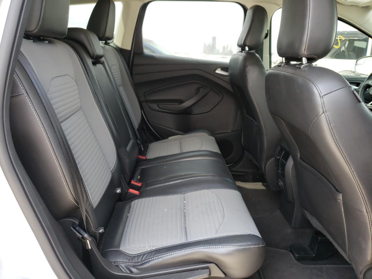 Photo 6 from auction – 2019 FORD ESCAPE SE with VIN 1FMCU0GD9KUC25647