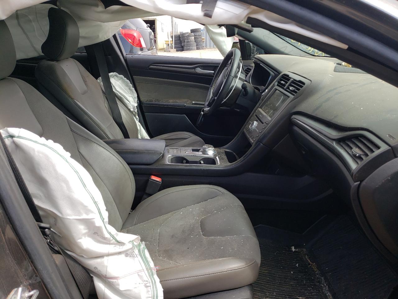 Photo 5 from auction – 2017 FORD FUSION SPO with VIN 3FA6P0VP9HR153716