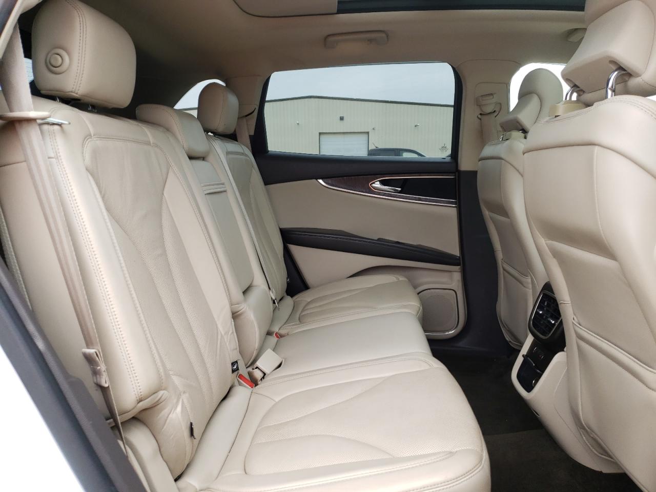 صورة رقم 18 من المزاد - 2016 LINCOLN MKX RESERV مع VIN 2LMTJ8LR4GBL44359