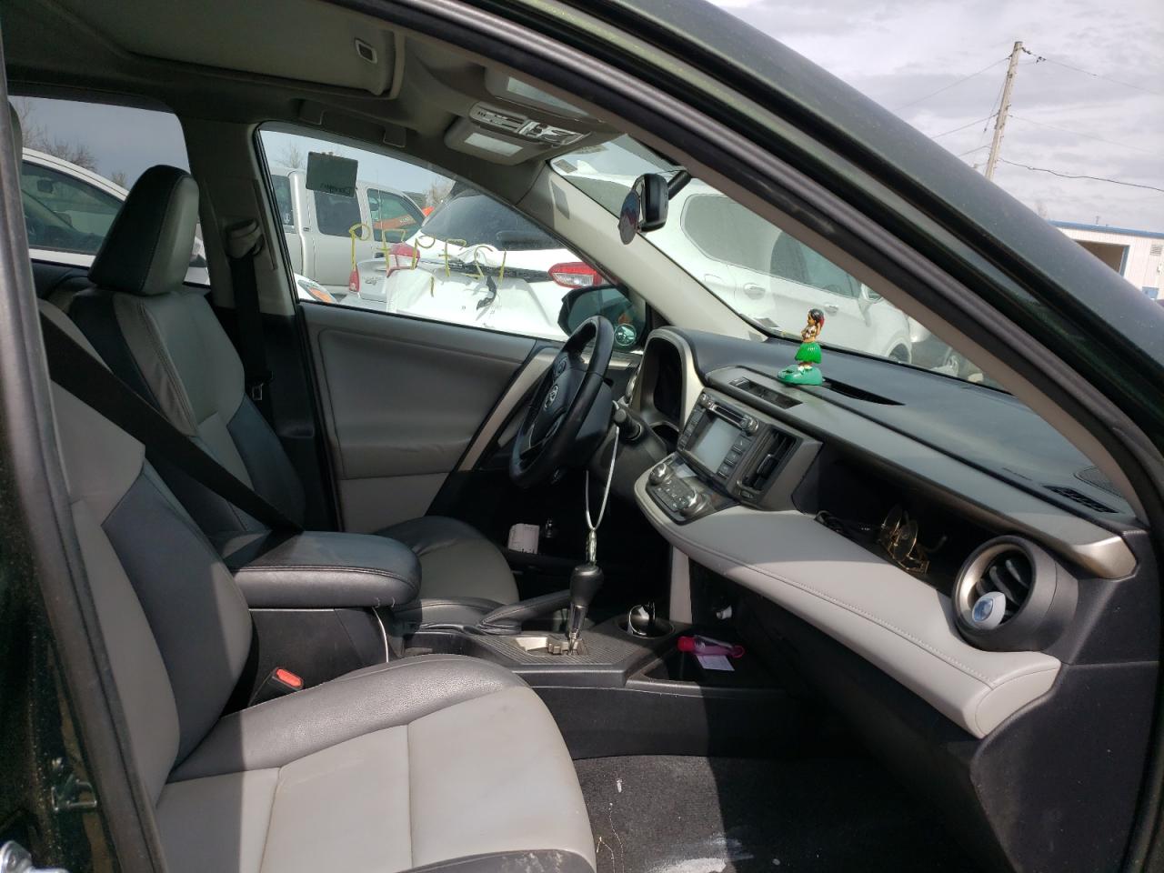 Photo 5 from auction – 2013 TOYOTA RAV4 LIMIT with VIN 2T3DFREV2DW121963