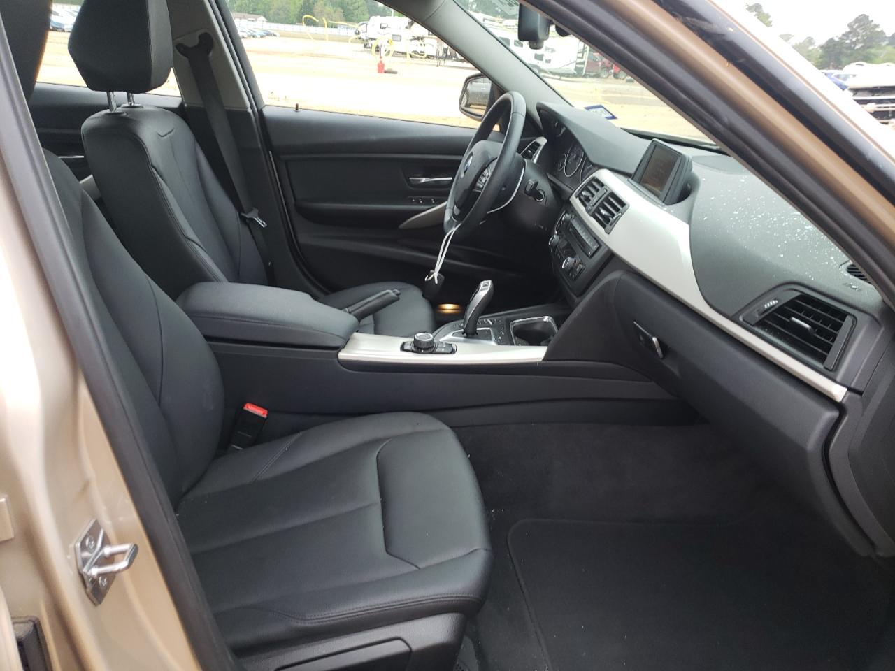 Zdjęcie 5 z aukcji – 2015 BMW 320 I z VIN WBA3B1C54FK141054
