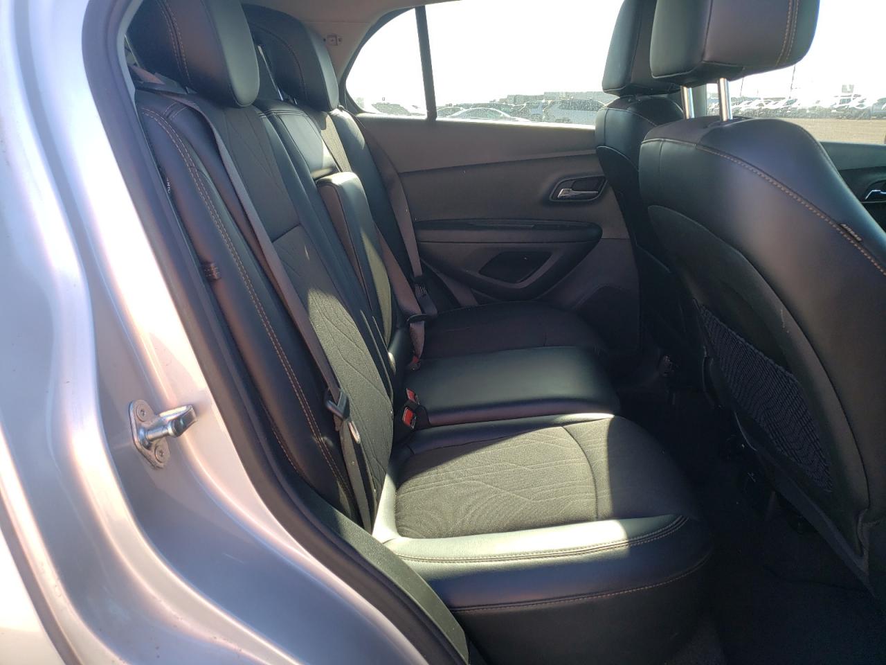 Photo 6 from auction – 2019 CHEVROLET TRAX 1LT with VIN 3GNCJLSB9KL385646