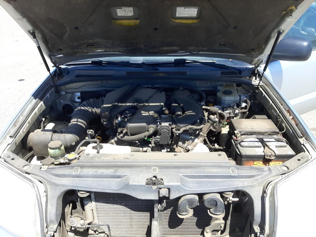 Photo 7 from auction – 2004 TOYOTA 4RUNNER SR with VIN JTEBU14RX40051633
