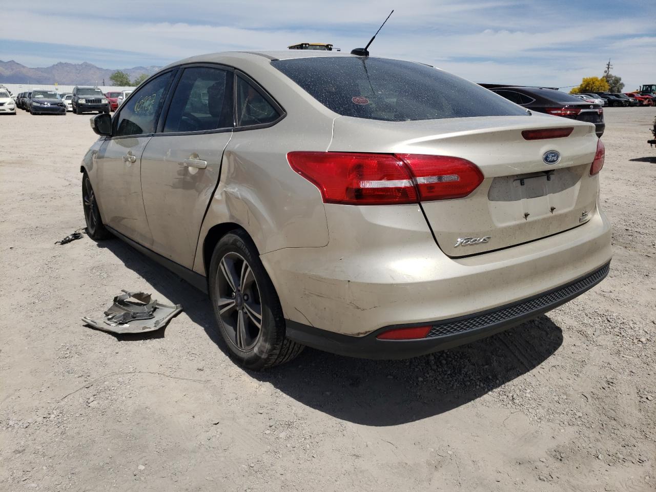 Photo 3 from auction – 2017 FORD FOCUS SE with VIN 1FADP3FE5HL258385