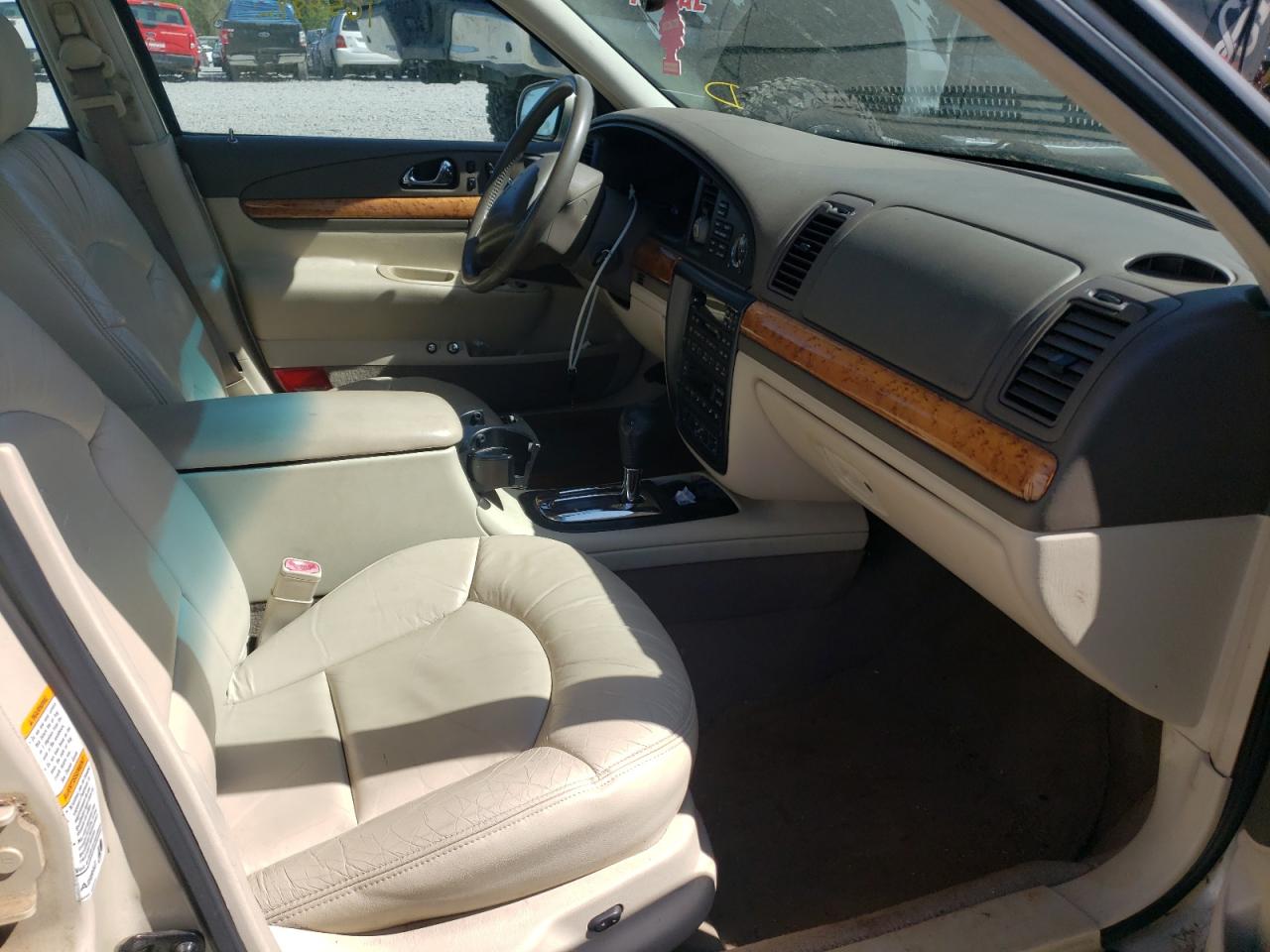 Photo 5 from auction – 2000 LINCOLN CONTINENTA with VIN 1LNHM97V1YY822280