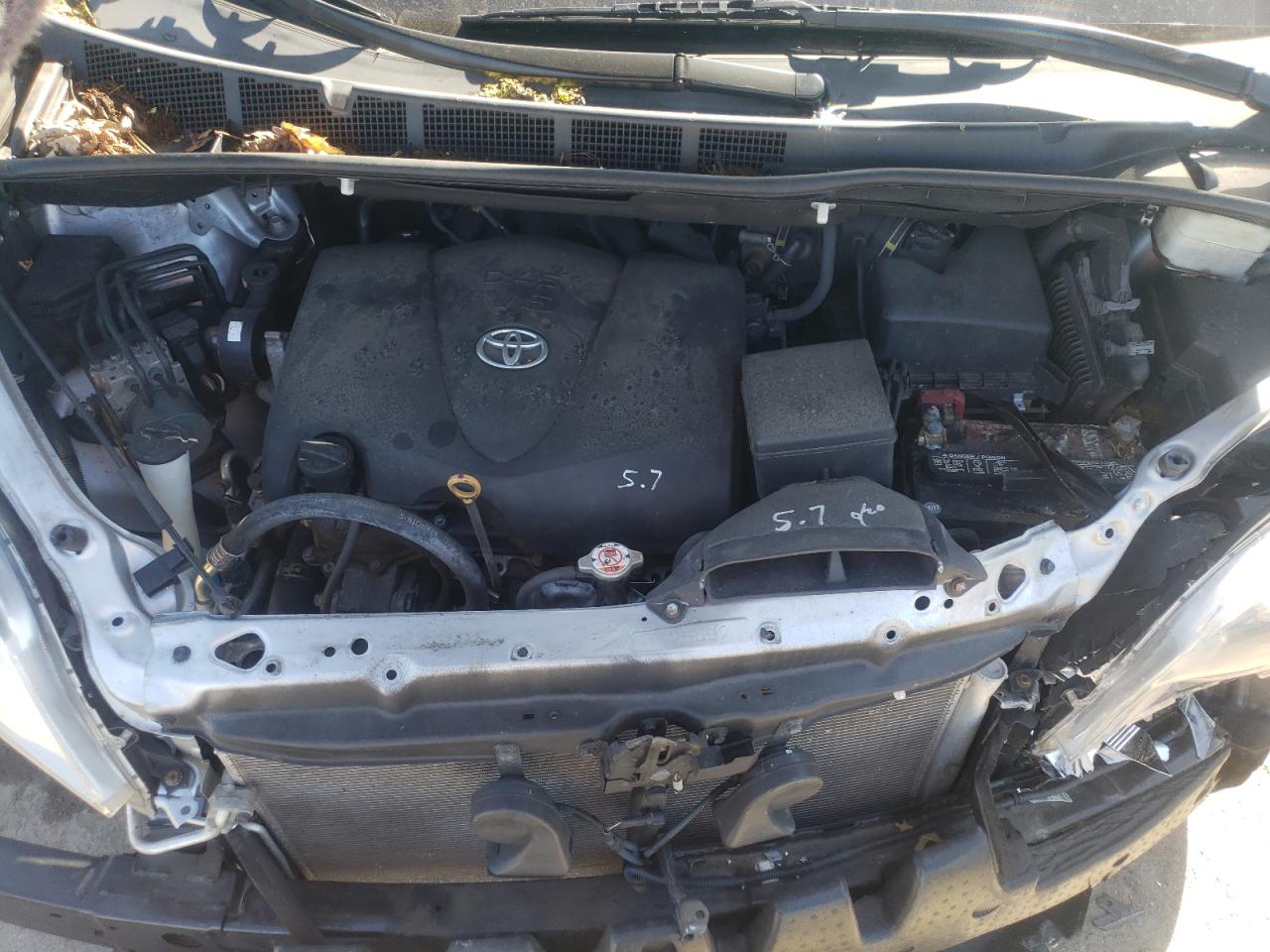 Photo 7 from auction – 2017 TOYOTA SIENNA LE with VIN 5TDKZ3DC4HS806744