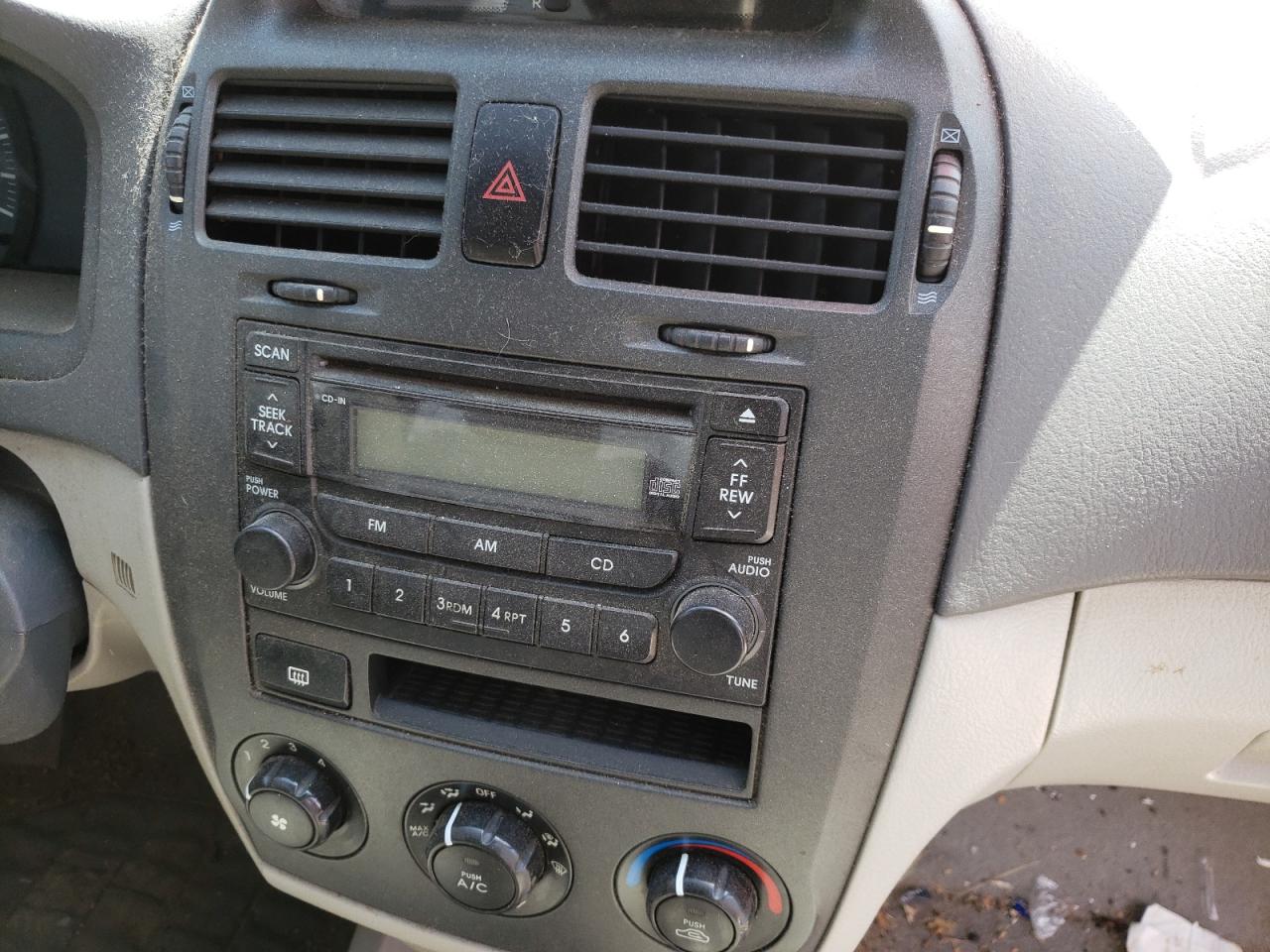 Photo 9 from auction – 2006 KIA SPECTRA LX with VIN KNAFE121X65259434