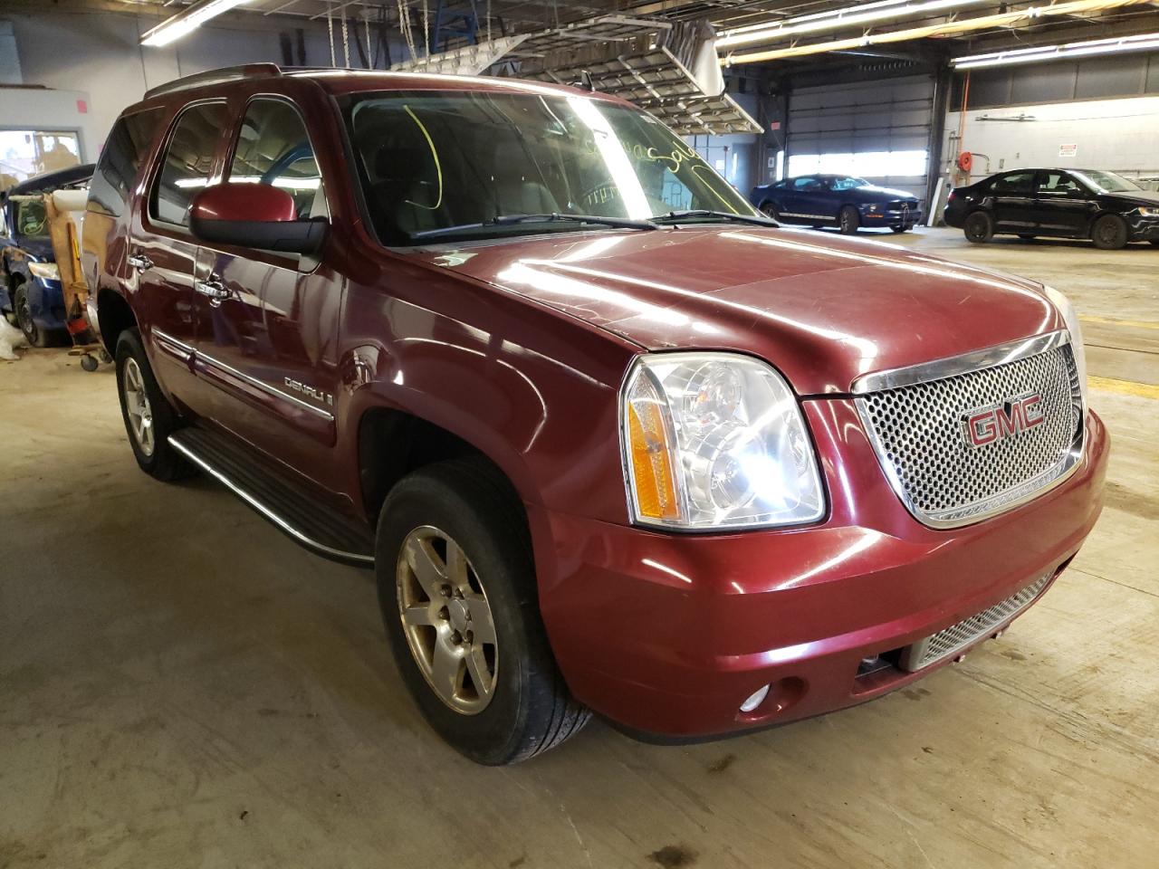 GMC YUKON DENA 2008 with VIN 1GKFK63828J146693 - Photo from auction