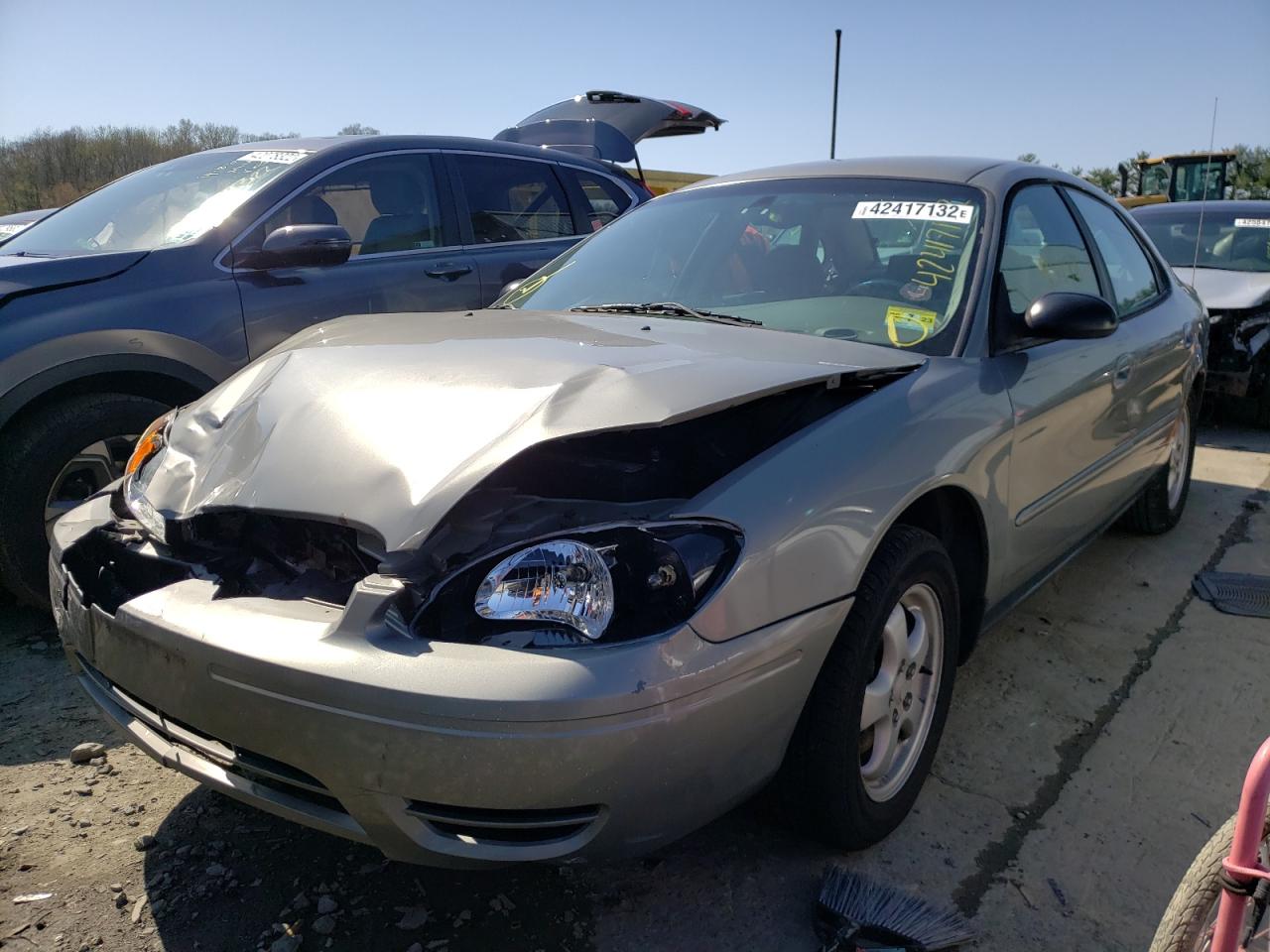 Photo 2 from auction – 2004 FORD TAURUS with VIN 1FAHP53224A166325