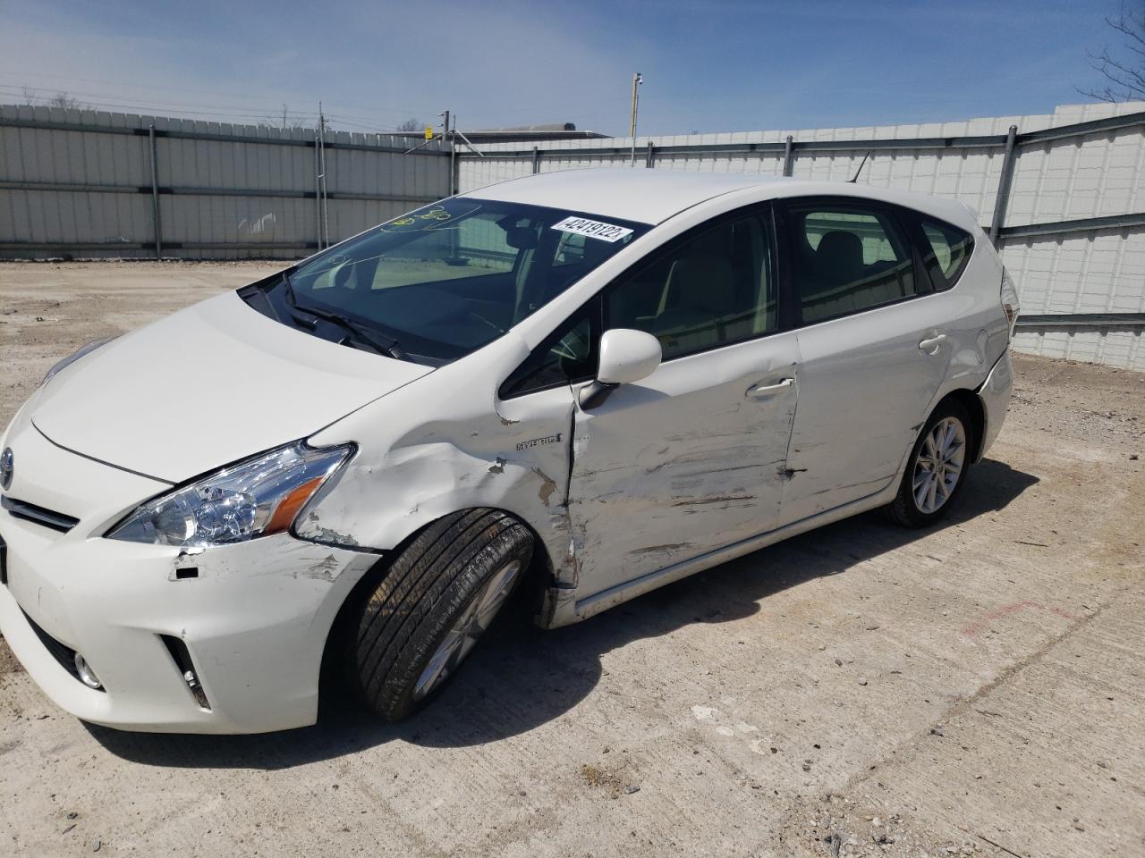 Photo 9 from auction – 2013 TOYOTA PRIUS V with VIN JTDZN3EU7D3206734