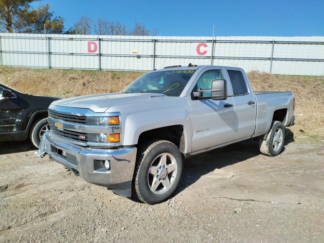 Foto 2 de la subasta – 2015 CHEVROLET 2500 con VIN 1GC2KVE87FZ132191