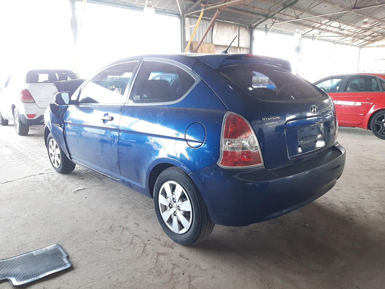 Photo 3 from auction – 2011 HYUNDAI ACCENT GL with VIN KMHCM3AC9BU194742