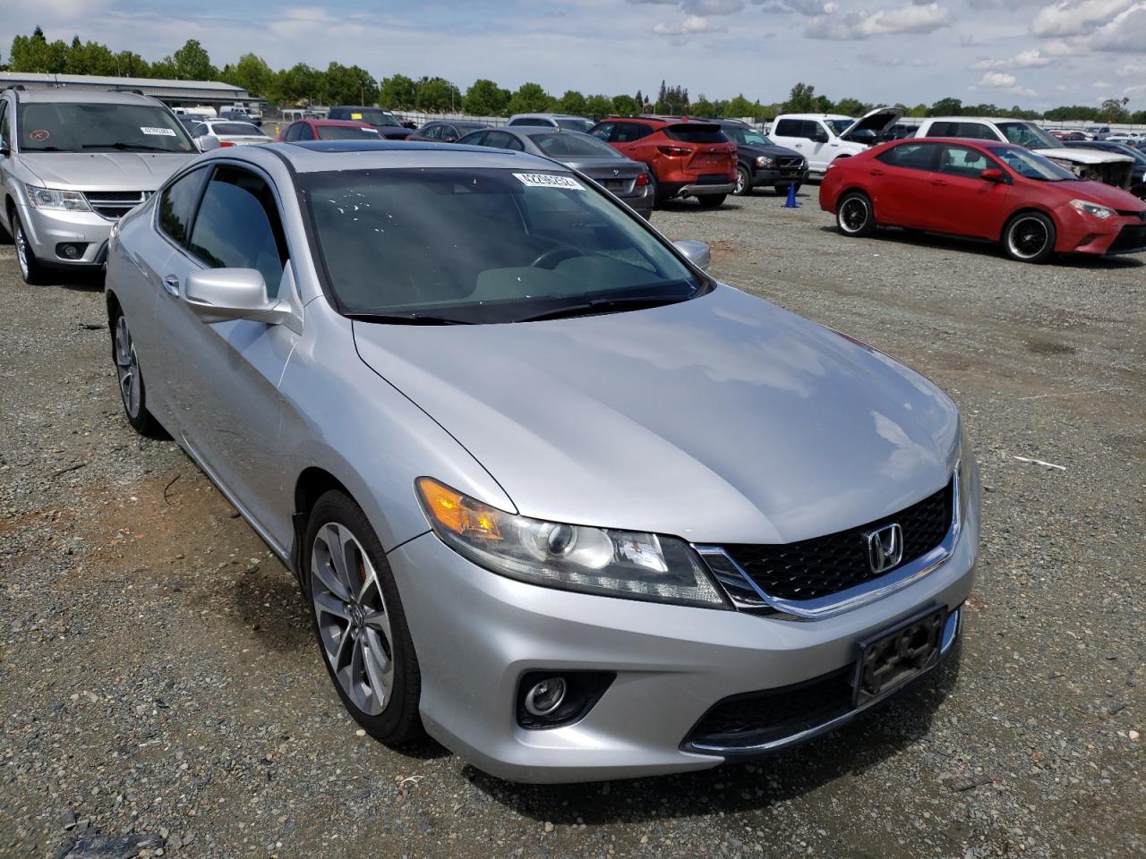 HONDA ACCORD EXL 2013 with VIN 1HGCT2B80DA007972 - Photo from auction