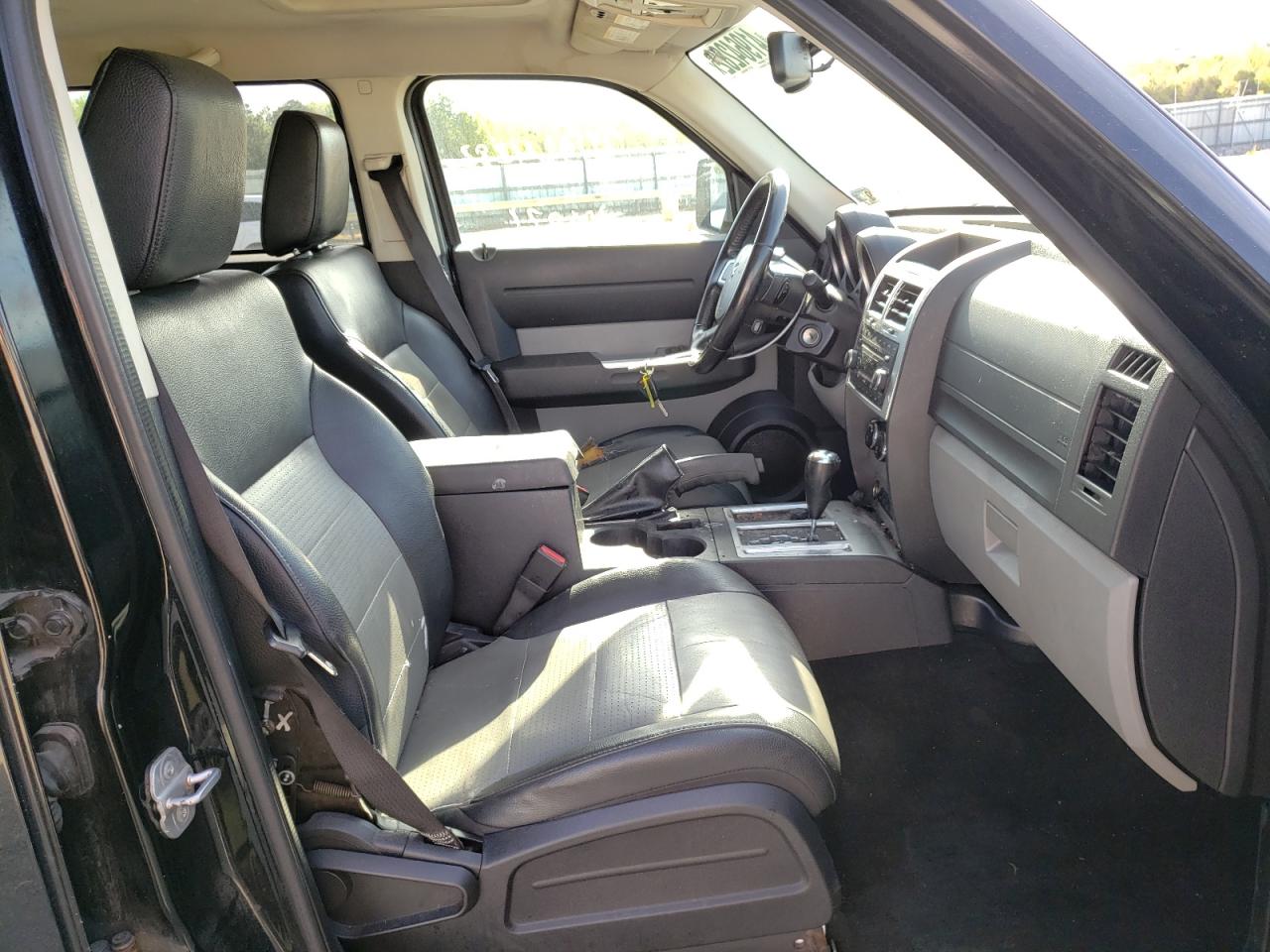 Photo 5 from auction – 2007 DODGE NITRO SLT with VIN 1D8GU58K37W653713