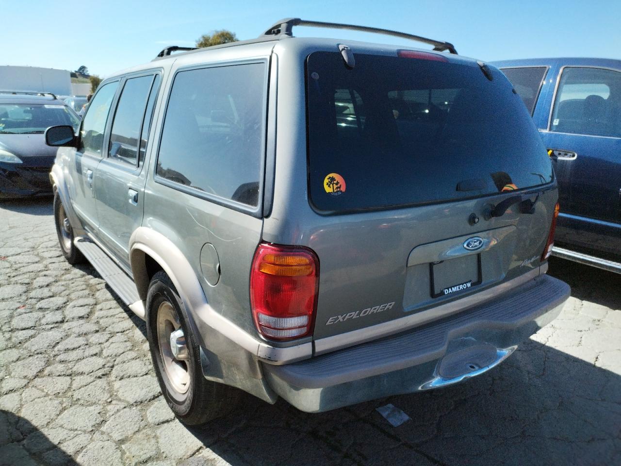 Photo 3 from auction – 1999 FORD EXPLORER with VIN 1FMZU35P2XZA62035
