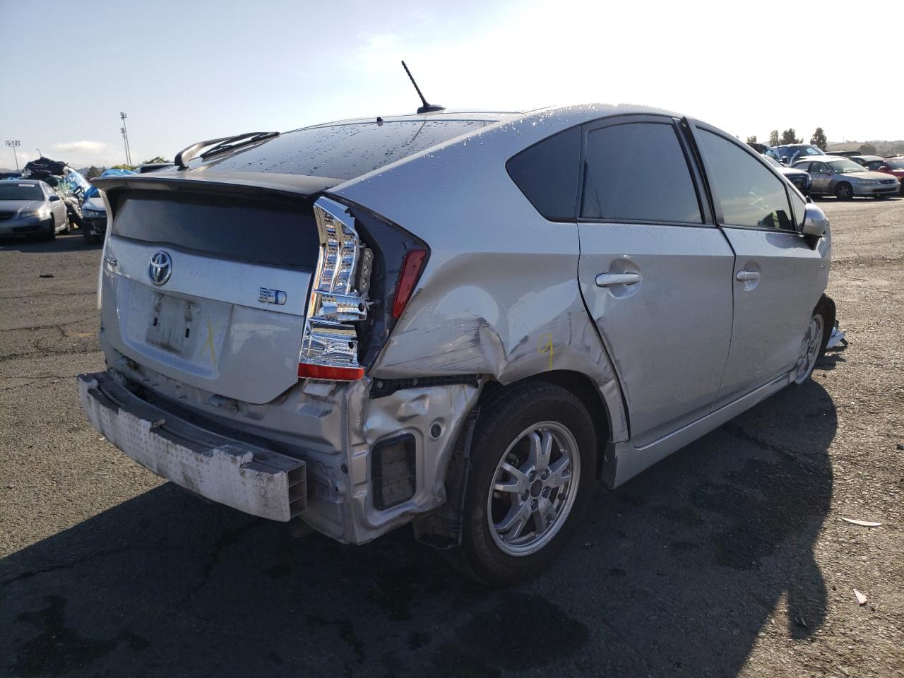 Photo 4 from auction – 2011 TOYOTA PRIUS with VIN JTDKN3DU3B0302829