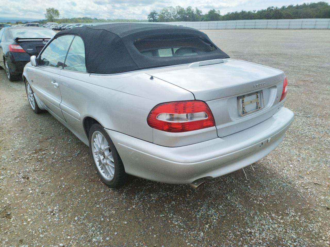 Photo 3 from auction – 2004 VOLVO C70 LPT with VIN YV1NC63D74J048118