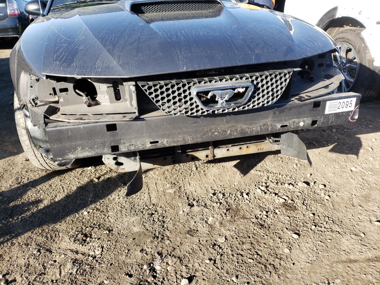 Photo 9 from auction – 2004 FORD MUSTANG with VIN 1FAFP44674F156735