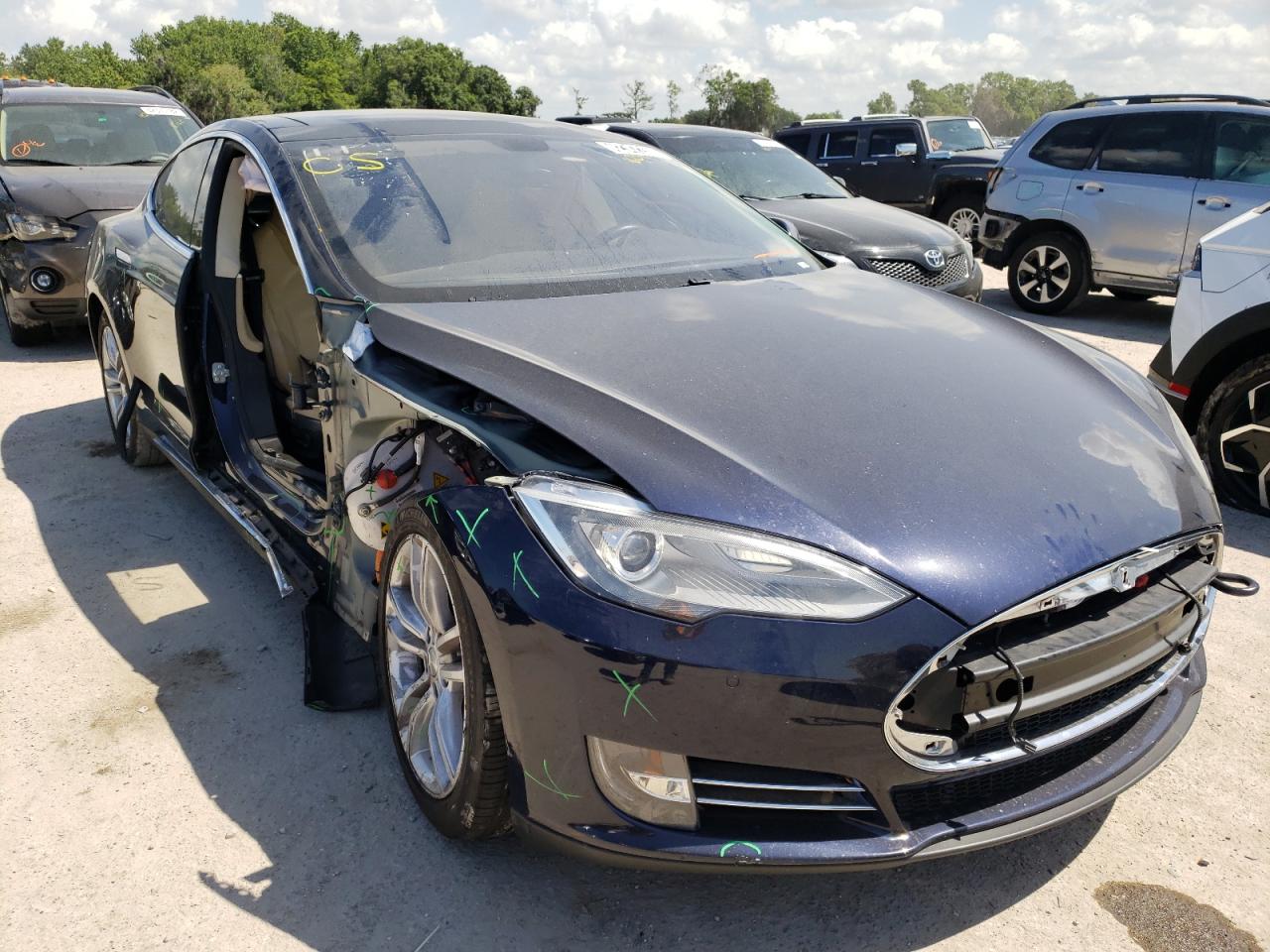TESLA MODEL S 2013 with VIN 5YJSA1DP0DFP28153 - Photo from auction