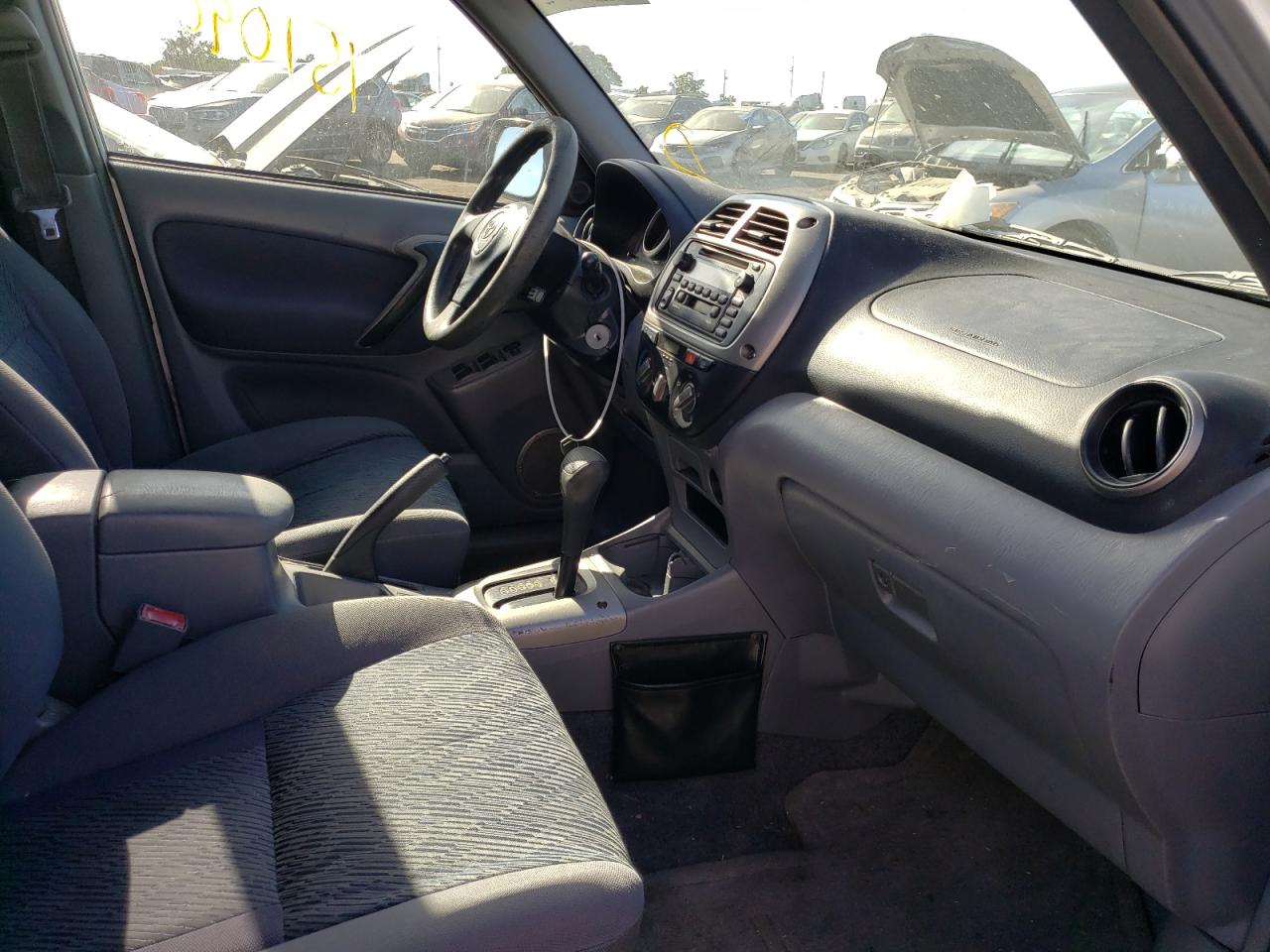 Photo 5 from auction – 2002 TOYOTA RAV4 with VIN JTEGH20V220056017
