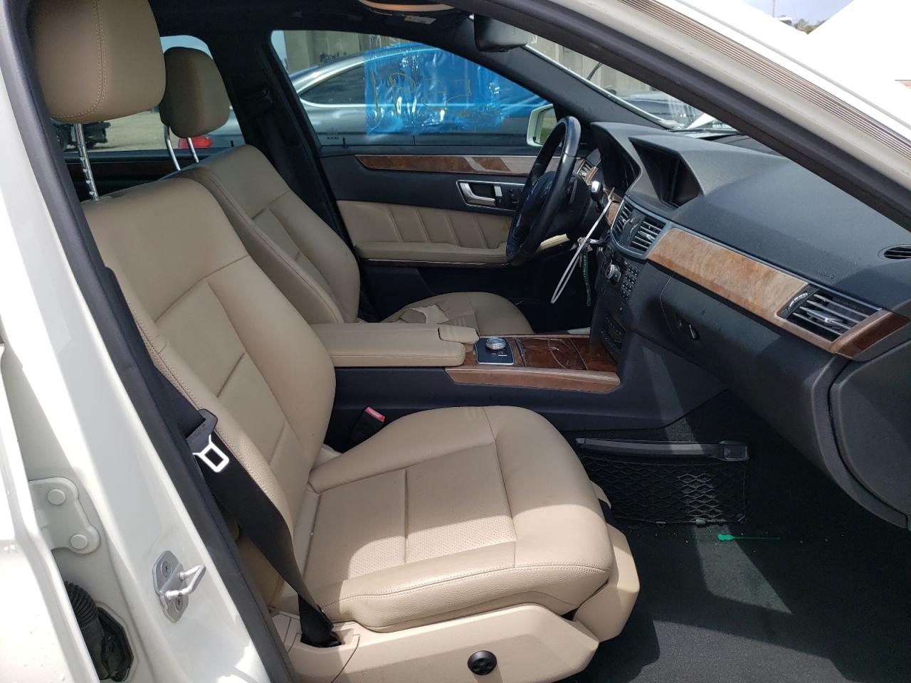 Photo 5 from auction – 2012 MERCEDES-BENZ E 350 with VIN WDDHF5KB9CA581841