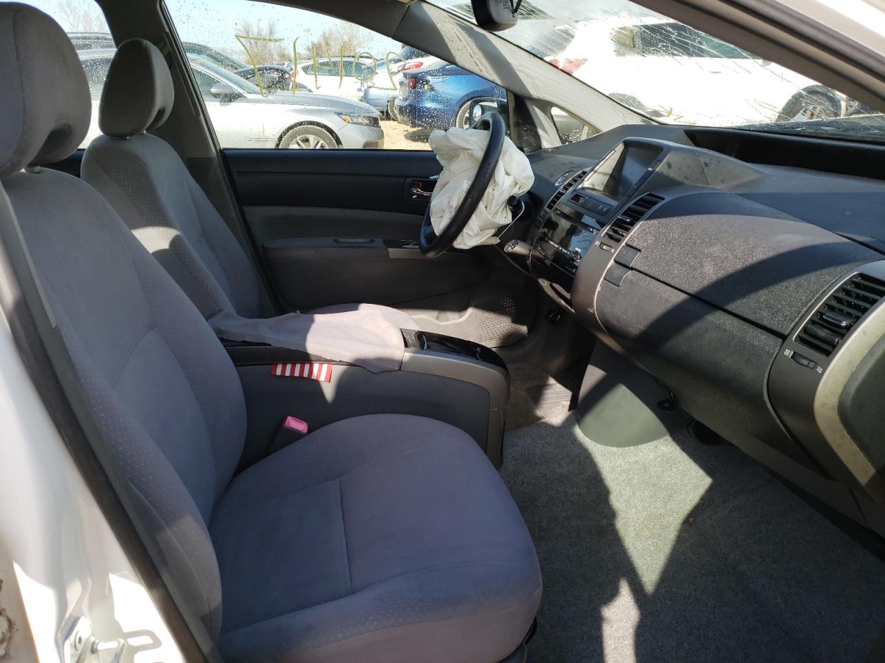Photo 5 from auction – 2008 TOYOTA PRIUS with VIN JTDKB20U883309971