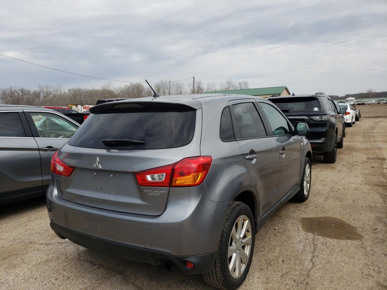 Photo 4 from auction – 2013 MITSUBISHI OUTLANDER with VIN 4A4AP3AU4DE002077