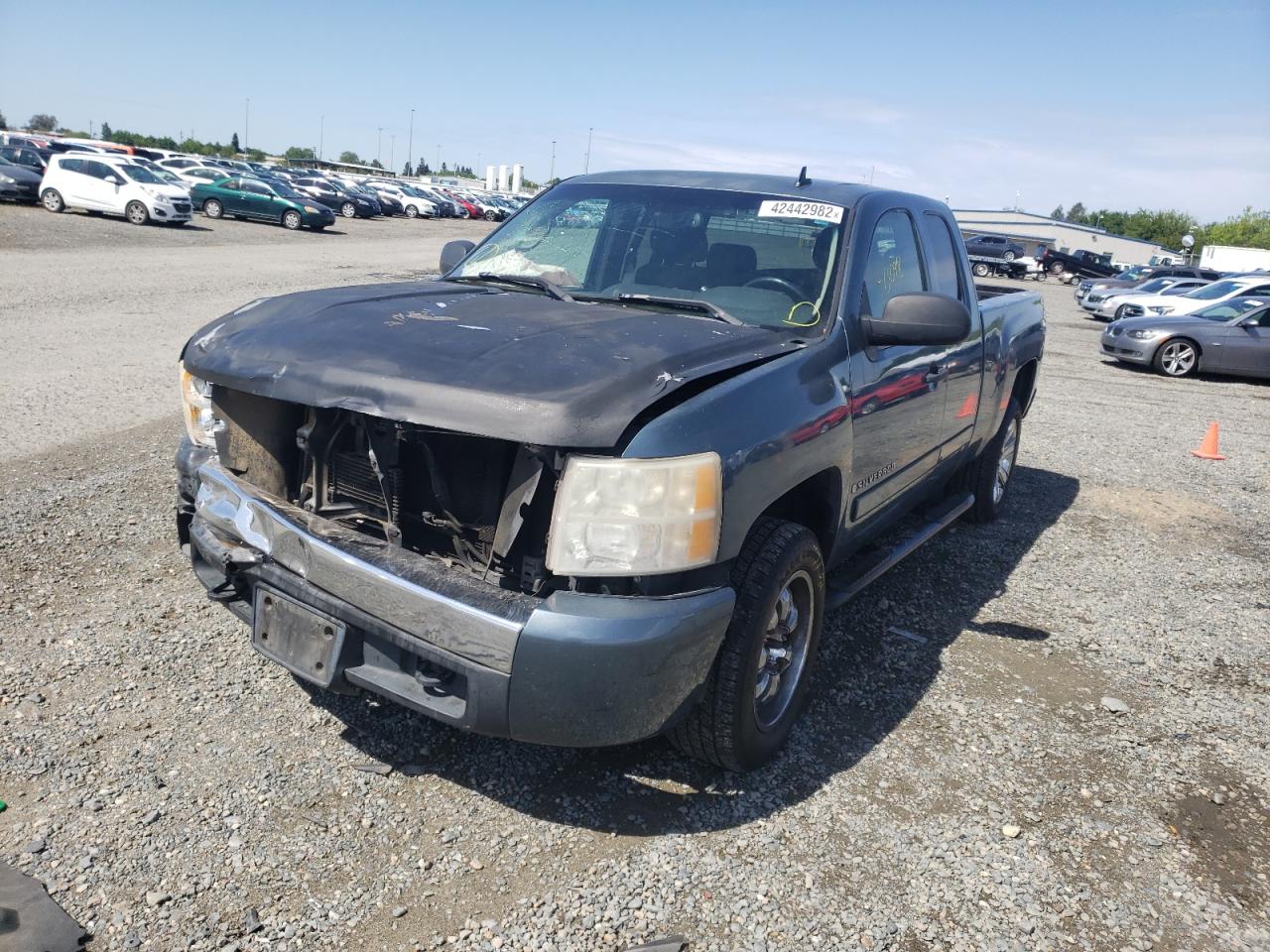 Photo 2 from auction – 2007 CHEVROLET SILVERADO with VIN 1GCEC19C67Z501707