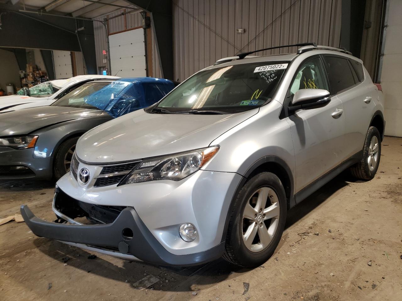 Photo 2 from auction – 2013 TOYOTA RAV4 XLE with VIN 2T3RFREV9DW017718