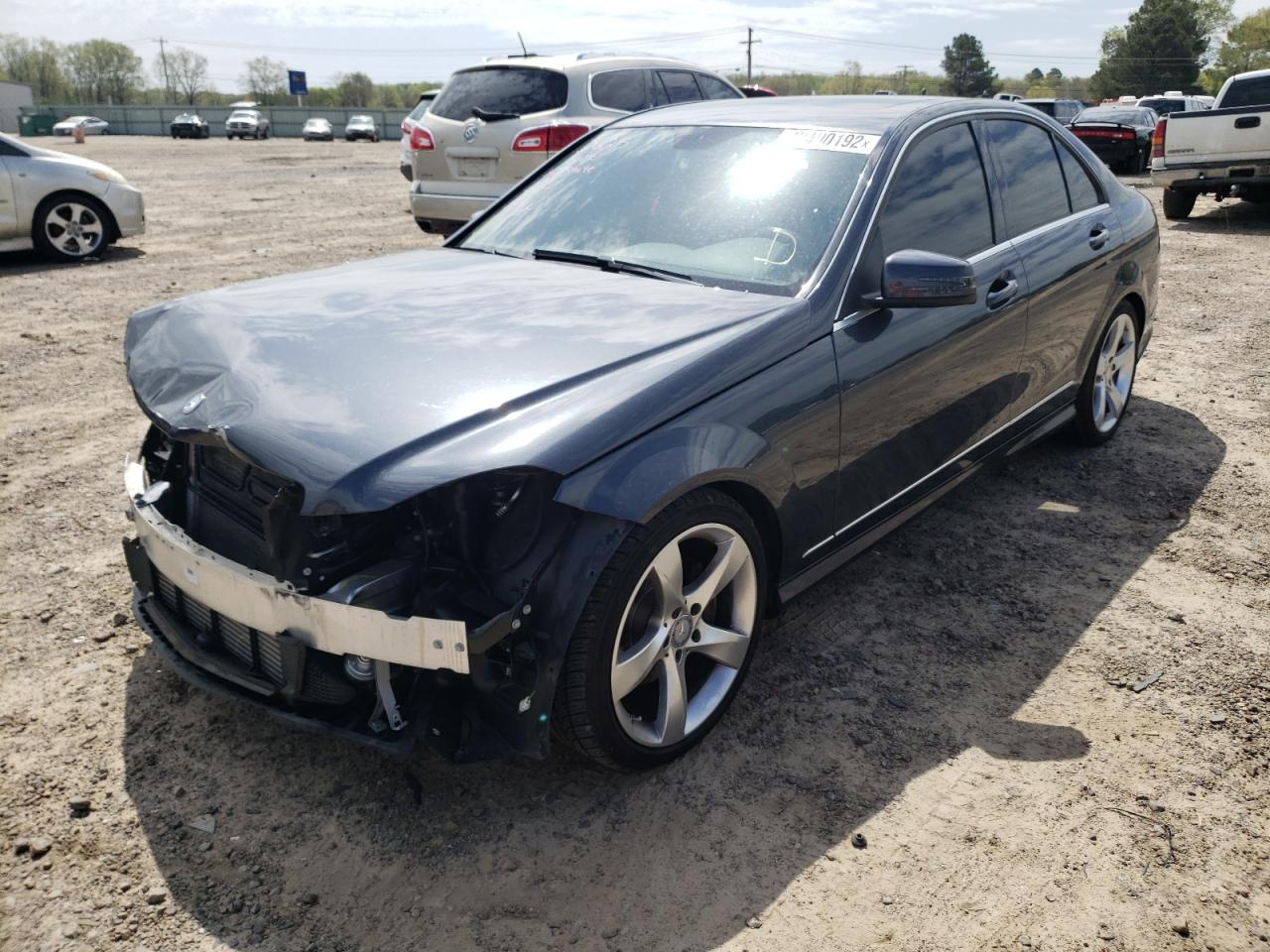 Photo 2 from auction – 2014 MERCEDES-BENZ C 250 with VIN WDDGF4HB8EA967067