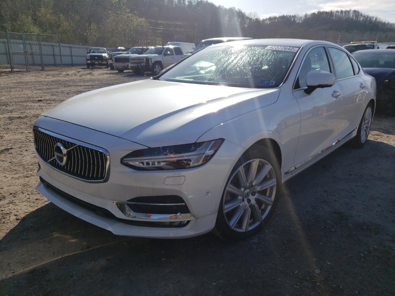 Photo 2 from auction – 2018 VOLVO S90 T6 INS with VIN LVY992ML2JP021365
