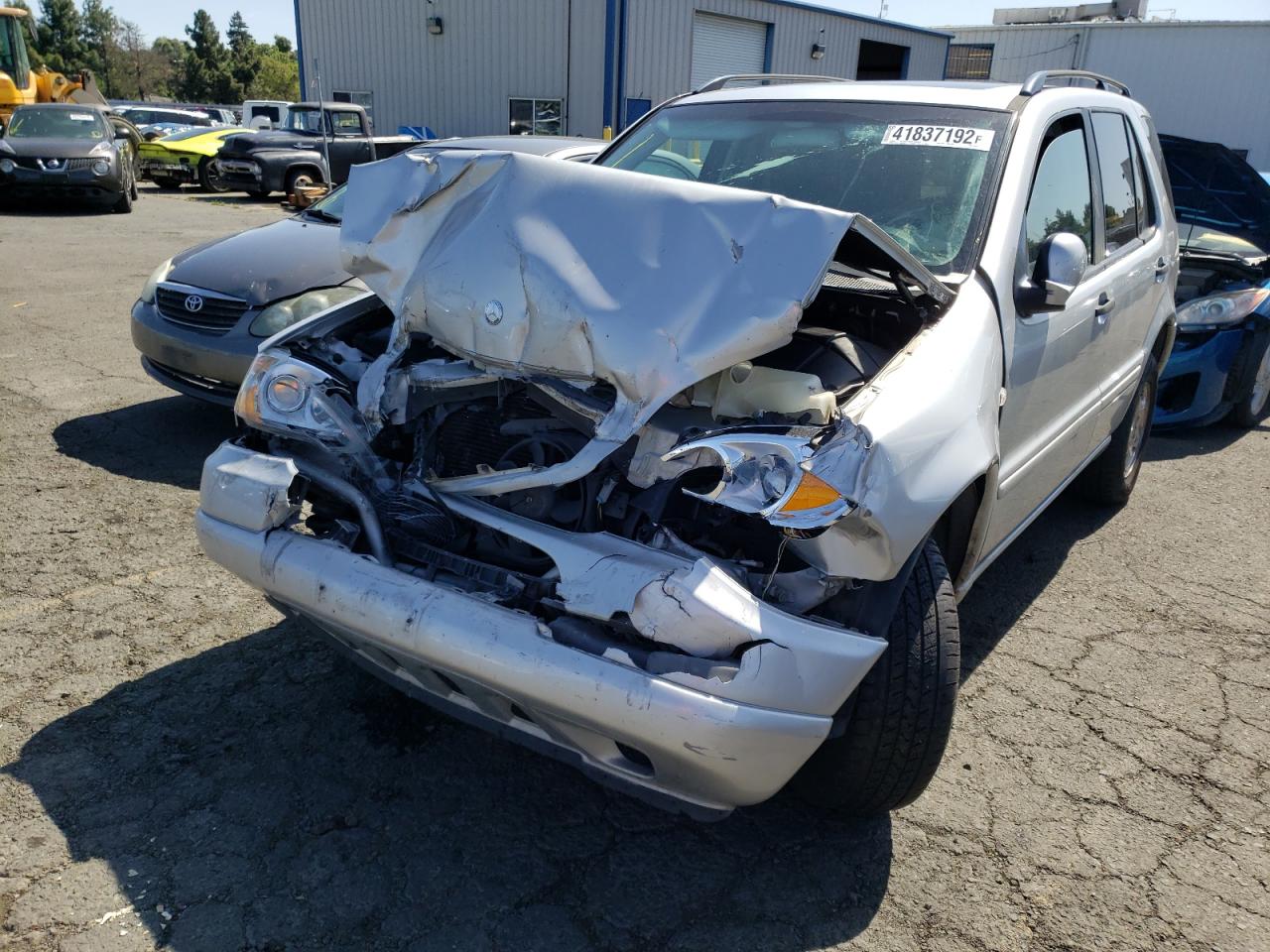 Photo 2 from auction – 2000 MERCEDES-BENZ ML 320 with VIN 4JGAB54E9YA162986