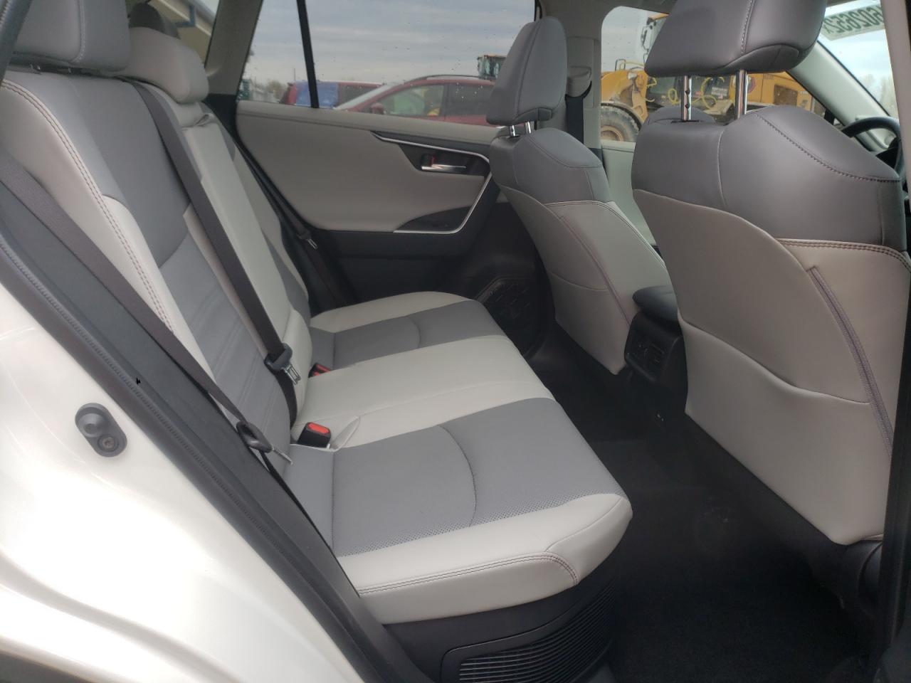 Photo 6 from auction – 2021 TOYOTA RAV4 LIMIT with VIN JTMD6RFVXMD019287