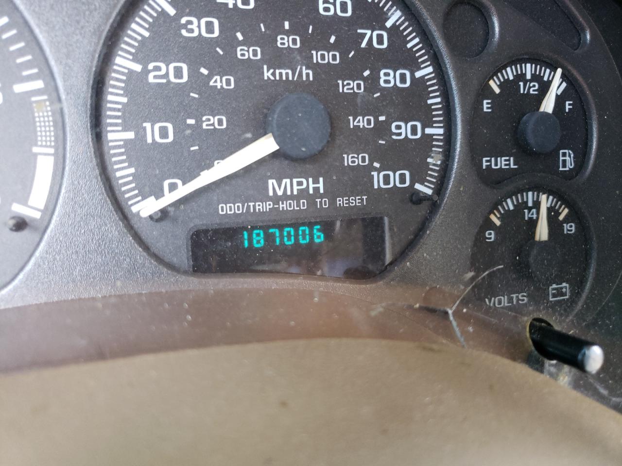 Photo 8 from auction – 2002 GMC SONOMA with VIN 1GTCS19W828117849