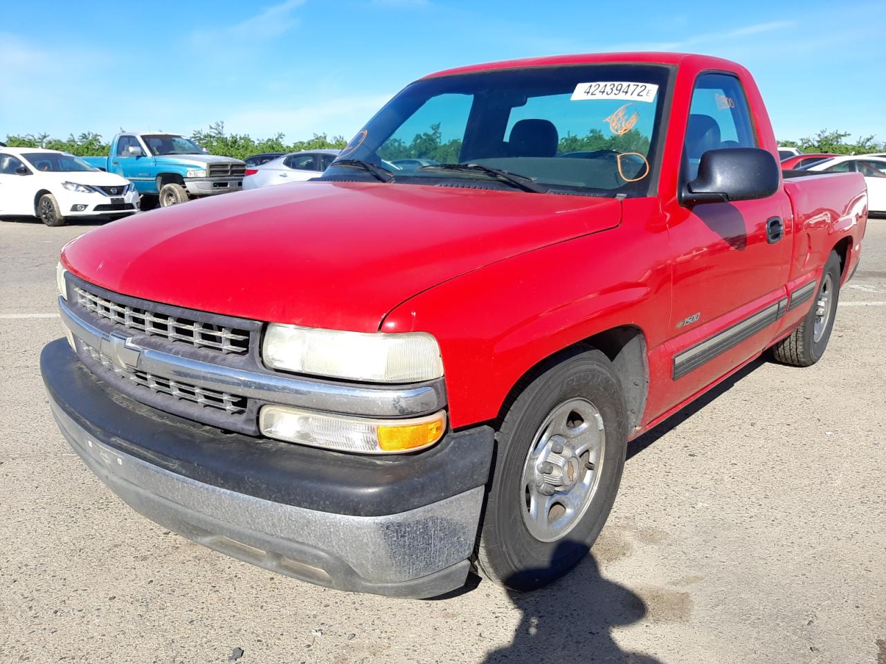 Photo 2 from auction – 2001 CHEVROLET SILVERADO with VIN 1GCEC14WX1Z126364