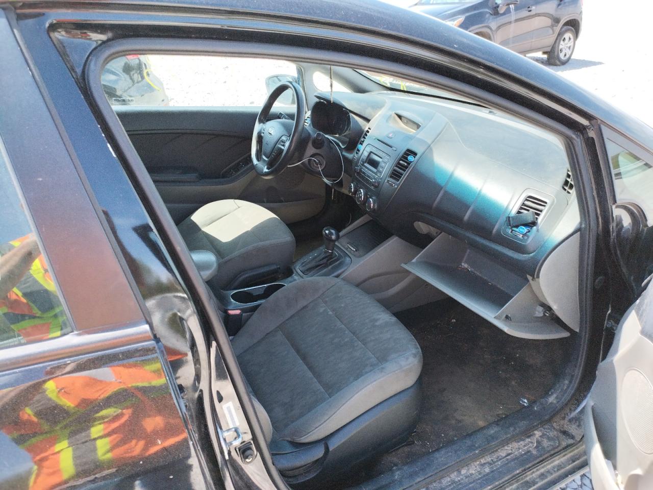 Photo 5 from auction – 2015 KIA FORTE LX with VIN KNAFK4A68F5260878